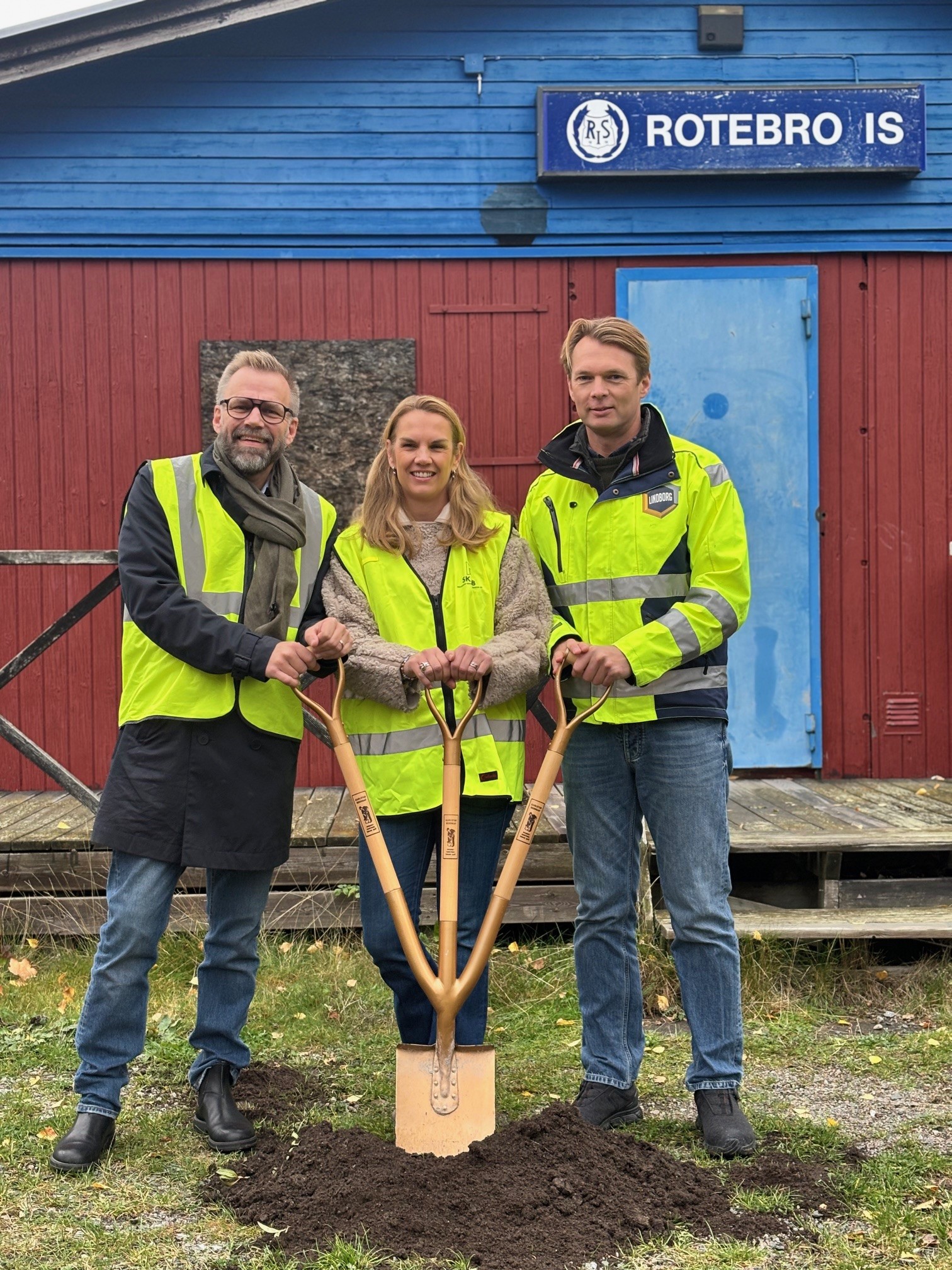 Första spadtaget för Skinnaråsens IP